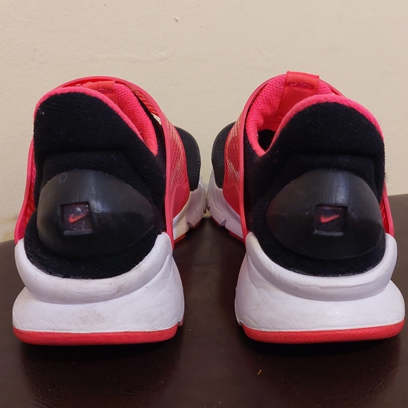 Nike sneakers size 6Y - Picture 6 of 6